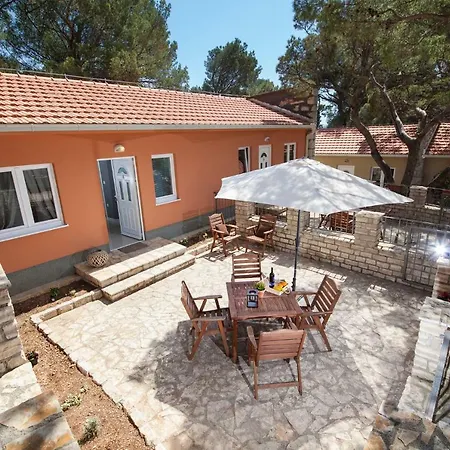 And Mobile Homes Apartment Makarska