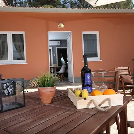 Apartment And Mobile Homes *