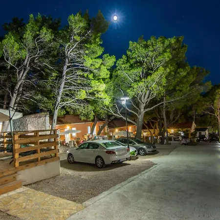 And Mobile Homes Makarska