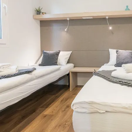 And Mobile Homes Апартаменти *