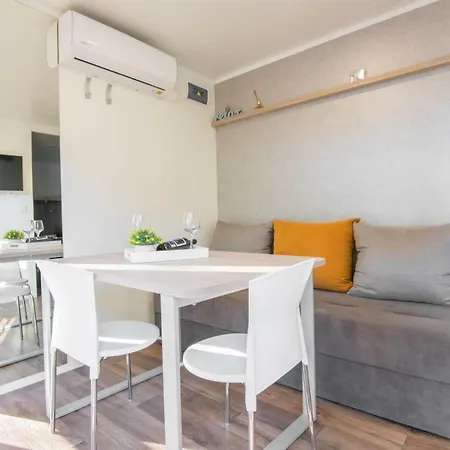 And Mobile Homes شقة ماكارسكا