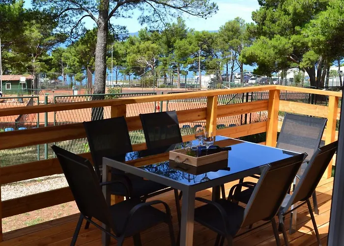 And Mobile Homes * 马卡尔斯卡