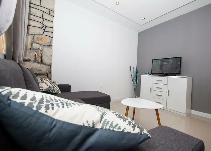 And Mobile Homes Makarska