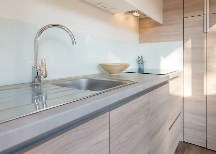 And Mobile Homes Daire