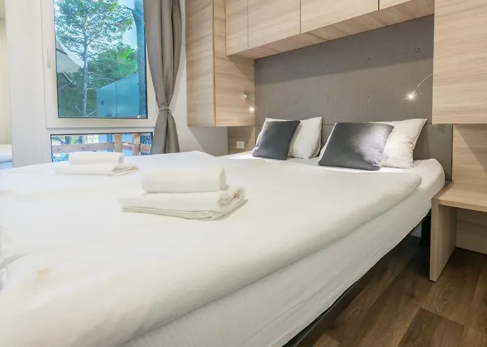 And Mobile Homes Daire *