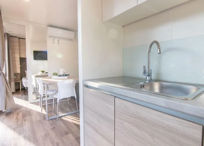 And Mobile Homes * Makarska