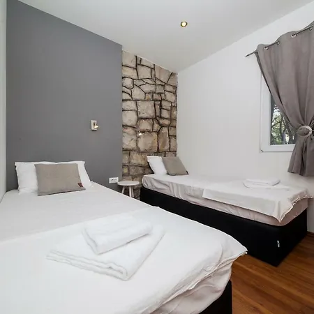 דירה And Mobile Homes *