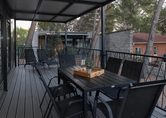 And Mobile Homes Makarska