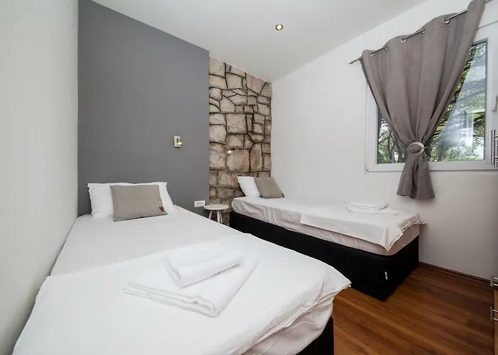 Apartman And Mobile Homes *