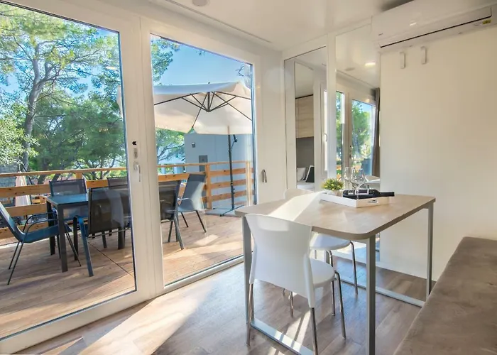 And Mobile Homes Apartman