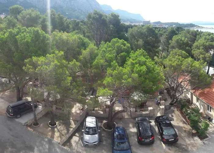 Apartman And Mobile Homes Makarska