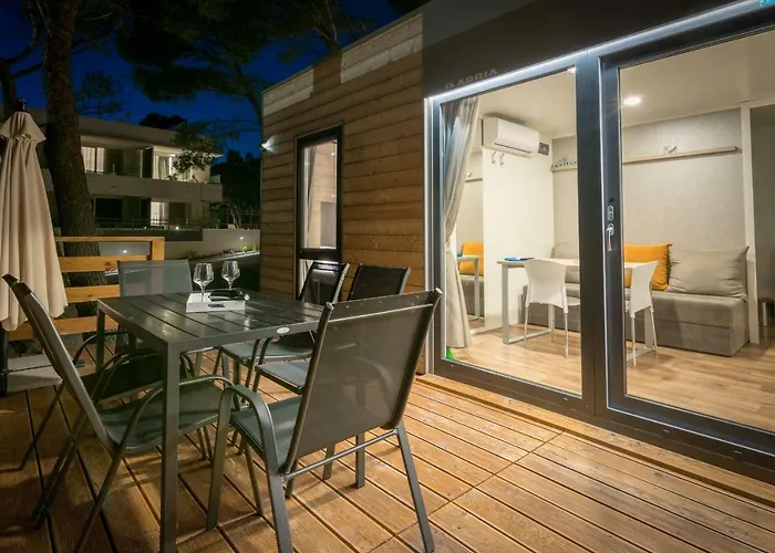 Apartman And Mobile Homes Makarska